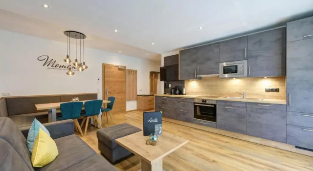 Апартаменты Deluxe с балконом Lerch Suites