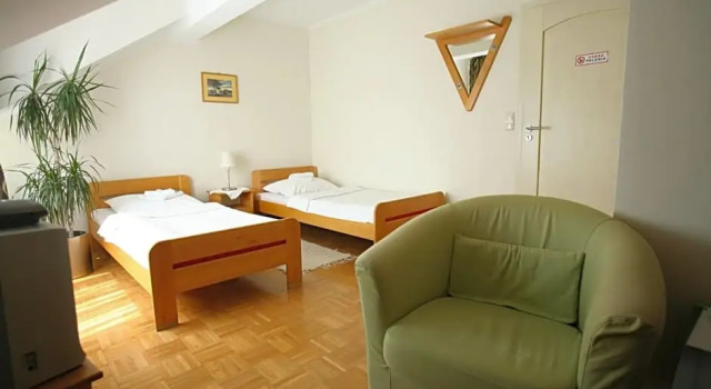 Hotel Azyl, Забронировать Отель Конты-Вроцлавске Нижнесилезское воеводство