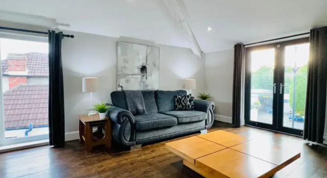 Апартаменты Smart-Home in Original Victorian Building