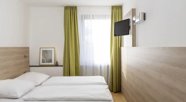 Четырёхместный номер Standard Hotel Amba