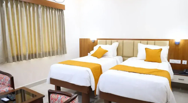 Двухместный номер Superior Hotel Nanda Mohan Residency -MSR Manssion Inn