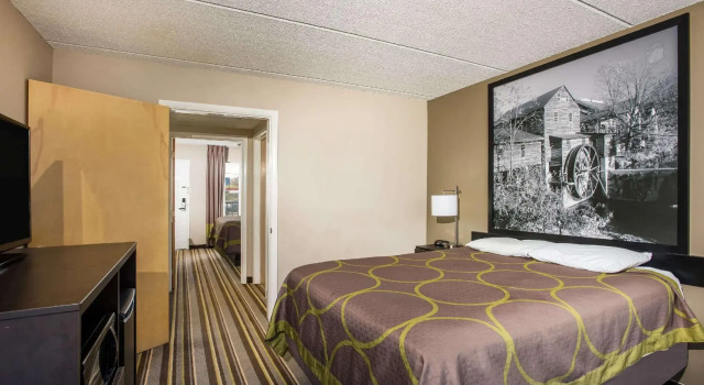 Четырёхместный номер Standard Super 8 by Wyndham Sevierville Riverside