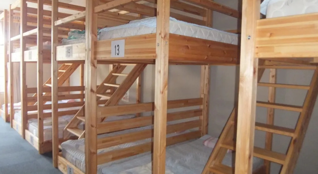 Кровать в общем номере Hidamarinoyu Flop House - Hostel