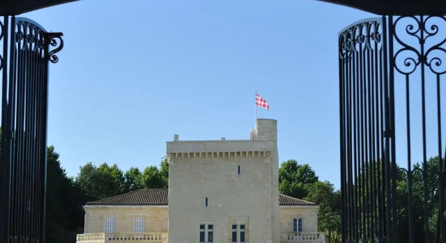 Château La Tour Carnet - B.Magrez Luxury Wine Experience, Prenota Hotel Saint-Laurent-de-Médoc Medoc