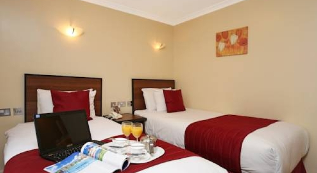 Eguzki Lore, Book Hotel Sallent de Gallego Formigal