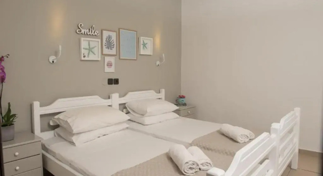Полулюкс Aqua Beachfront Elegant Hotel