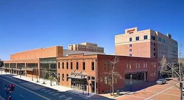 Люкс Augusta Marriott at the Convention Center