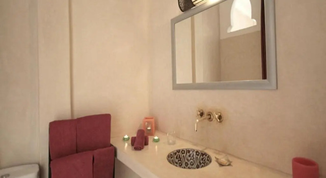 Camera Standard Riad Karmanda