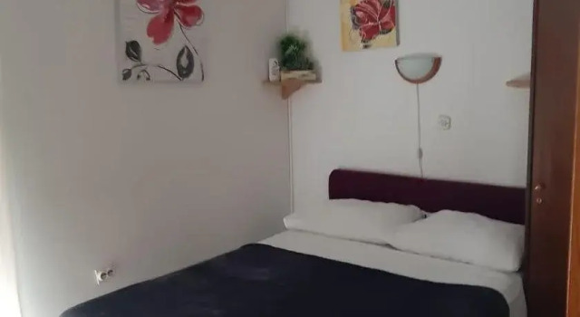 Apartments Pericic, Varaa Huoneisto Hotellit Strožanac pysäköinnillä, Pysäköinti