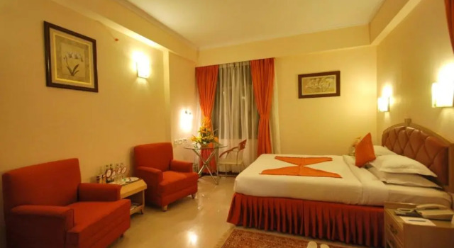 Одноместный номер Standard The Senator Hotel