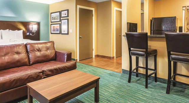 La Quinta Inn & Suites by Wyndham San Francisco Airport West