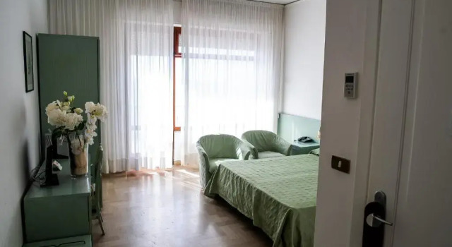 Двухместный номер Standard с видом на море Hotel West End