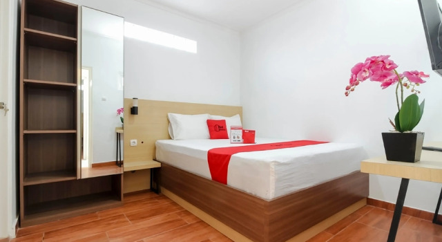 RedDoorz Plus Near Jogja Kembali Monument, Rezerwuj Hotel Sleman Yogyakarta Province
