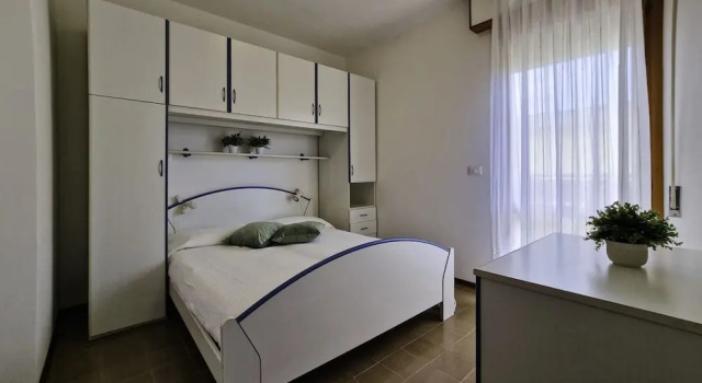 Enjoy Your Stay Only 100mt From the sea - Beahost, Prenota Appartamento Hotel a Veneto con parcheggio, Parcheggio