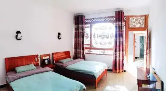 Jizu Mountain Climbing Tree Inn