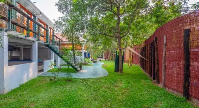 Private Garden Villa With Swimming Pool & kitchen, Забронировать Вилла Сиемреап 