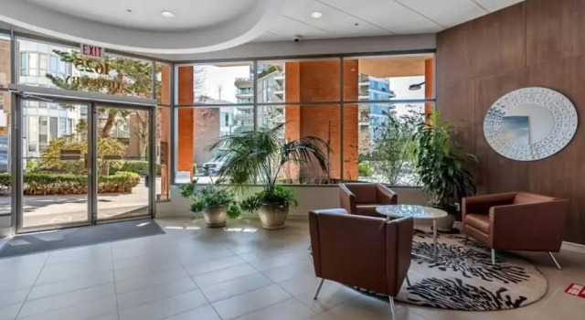 Convenient Downtown Flat, Забронировать Апартаменты/квартира Ванкувер Lower Mainland British Columbia, рядом с Торговый центр Остров Гранвиль