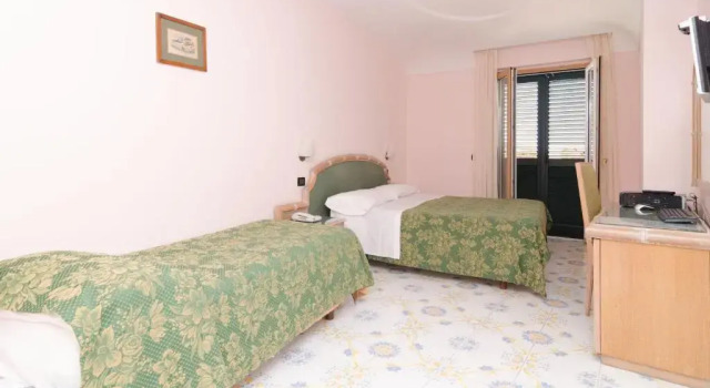 Трёхместный номер Standard Hotel Terme Saint Raphael