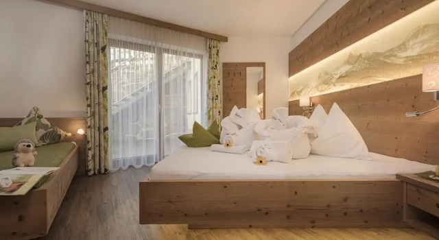 Люкс Deluxe Apart Central - Premium Mountain&Garden