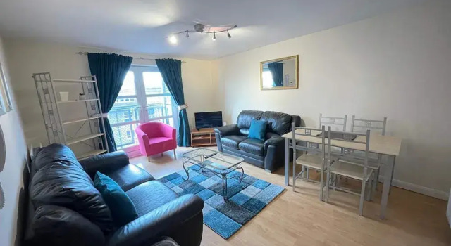 Апартаменты 3 Bed Flat - Sleeps 6 - Parking - Wifi