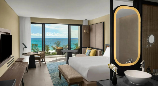 Двухместный номер Premium oceanfront Crowne Plaza Phu Quoc Starbay by IHG