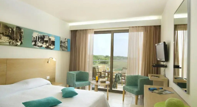 Двухместный номер Superior ALEA Hotel & Suites