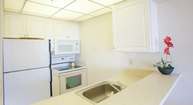 Whaler On Kaanapali 763 Studio Bedroom Condo by Redawning