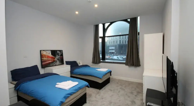 Brand New Duplex Apartment, Забронировать Апартаменты/квартира Отели Бирмингема с парковкой, рядом с Океанариум «Национальный центр морской жизни», Парковка