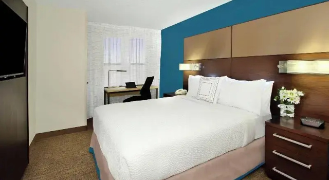 Четырёхместный люкс La Quinta Inn & Suites by Wyndham Colorado Springs South AP