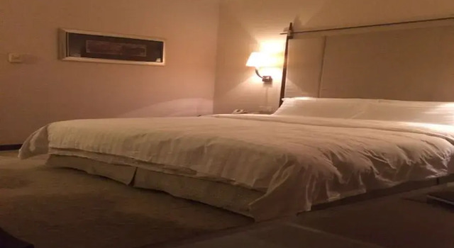 Dong Rong Hotel, Boek Hotel Hotels in Guangdong met parkeren, Parkeren