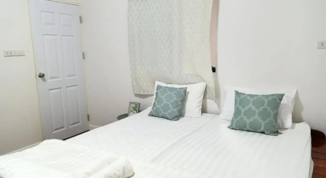 kanya house 3, Забронировать Отель Hat Yai Downtown Хатъяй, рядом с Рынок Сантисук