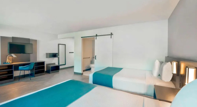 Четырёхместный номер Premium Motel 6-Fort Lauderdale, FL