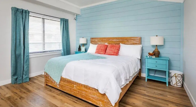 Surf House, Varaa Hotelli Hotellit New England uima-altaalla, Uima-allas