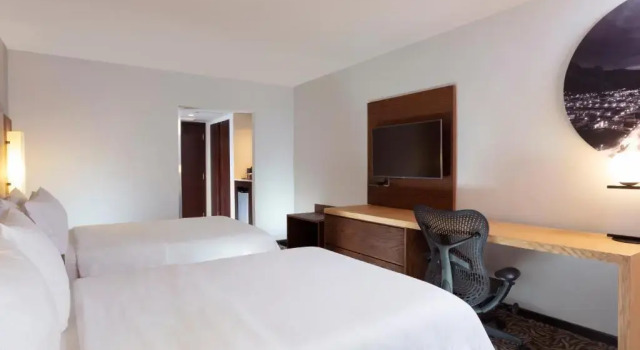 Четырёхместный номер Superior Krystal Urban Monterrey San Jeronimo