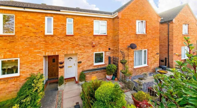 Milton Keynes Oldbrook Dexter-2BR by Homely Spaces, Забронировать Отель Отели Бакингемшир с парковкой, Парковка