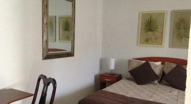 Четырёхместный номер Standard Hotel Universitario