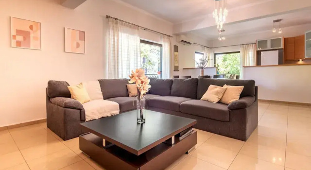 Апартаменты Luxury Phaedrus Living Moschato City Flat