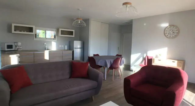 Hameau de Biscaye, Брондау Қонақ үй Varetz Correze