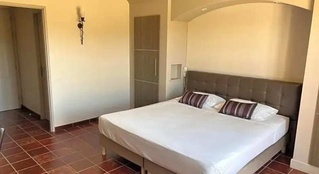 Номер Superior Logis Hôtel Restaurant La Bergerie