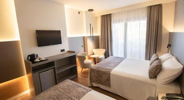 Трёхместный номер Standard Golden Bahía de Tossa & Spa Sup