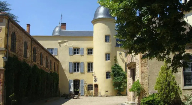 Château d'Ailly, Buchen Sie Bed & Breakfast Parigny 