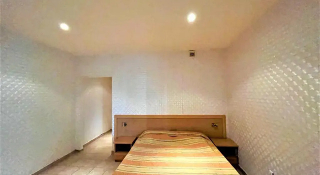 Апартаменты с видом на бассейн Miramar Front Beach Self Catering Apartments No Swim Pool Access