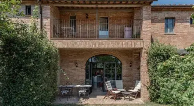Podere Ferranino at Ville Ferrano, Book Hotel Hotels in Crete Senesi with Parking, Parking