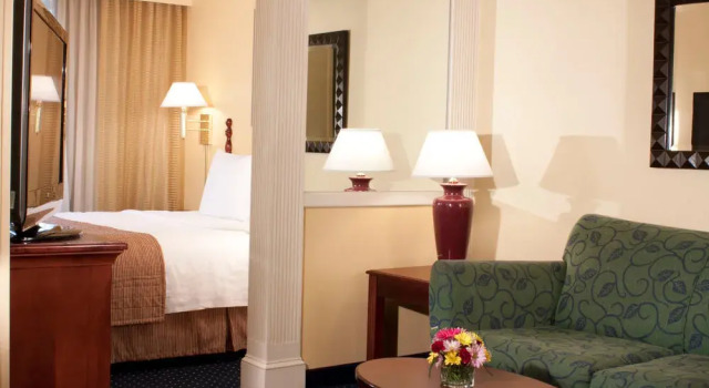 SpringHill Suites Atlanta Kennesaw, Buchen Sie Hotel Hotels in Kennesaw mit Parkplatz, Parkplätze