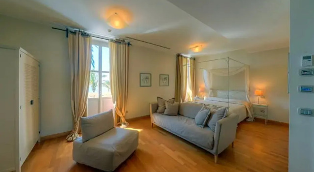 Hotel De La Plage, Забронировать Отель Отели Пьетра-Лигуре с бассейном, Бассейн