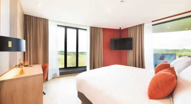 Номер Comfort с балконом и с видом на сад Hotel du Bois d'Arlon
