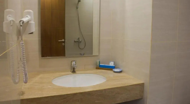 Camera Standard Hotel Brothers Biru Solo Baru