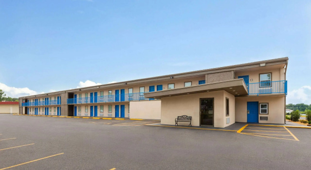 Super 8 by Wyndham Paducah I-24 Exit 4, 预订 酒店 帕迪尤卡 肯塔基州