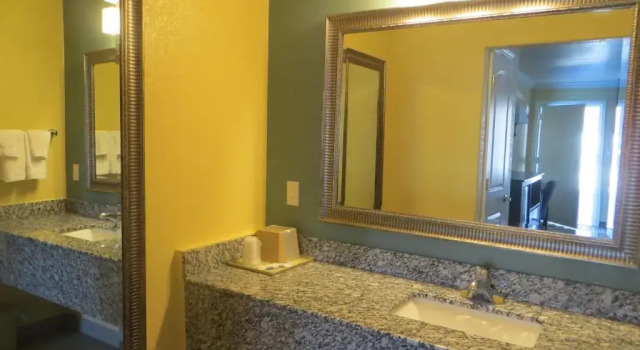 Номер Standard Hallmarc Inn