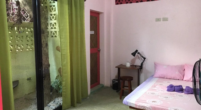 Elternative Hostel
